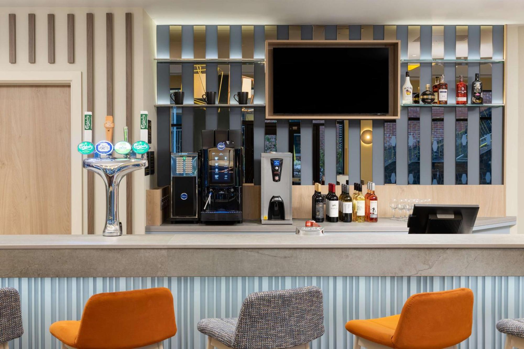 Отель Hampton By Hilton Рочдейл Экстерьер фото